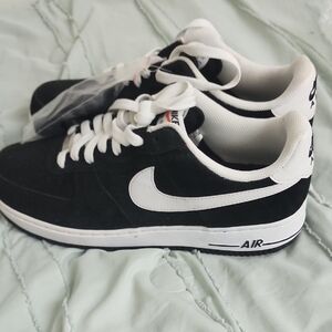 Nike Men's Black and White Sneakers